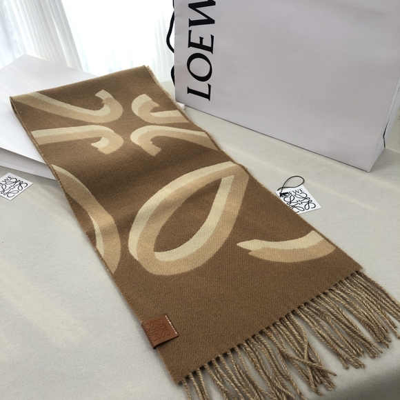 LOEWE wool and cashmere blend scarf - Picture 4 of 6
